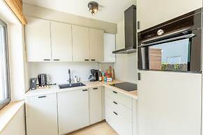 Modern Holiday Apartment With Garden Near the sea