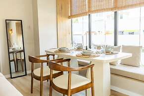 Modern Holiday Apartment With Garden Near the sea