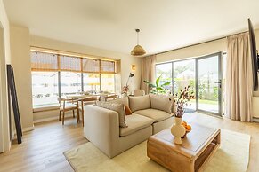 Modern Holiday Apartment With Garden Near the sea