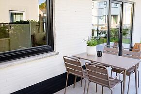 Modern Holiday Apartment With Garden Near the sea