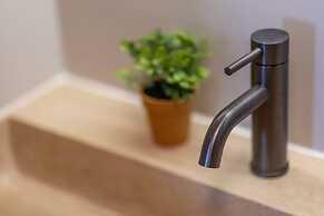 Modern Holiday Apartment With Garden Near the sea