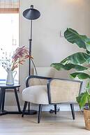 Modern Holiday Apartment With Garden Near the sea