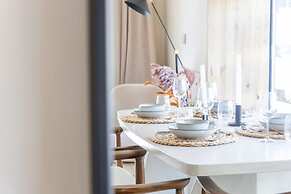 Modern Holiday Apartment With Garden Near the sea