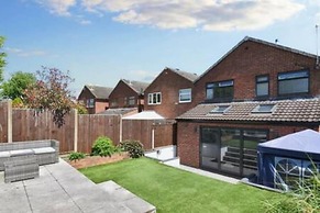 Cuckmere Family Retreat With Garden and Parking