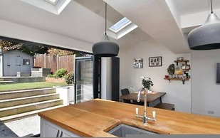 Cuckmere Family Retreat With Garden and Parking