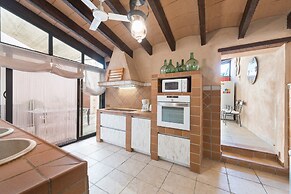 Ca Na Missa 10 - Villa With Private Pool In Llubi