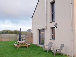 Beachfront Holiday Home in Guisseny