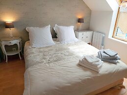 Beachfront Holiday Home in Guisseny