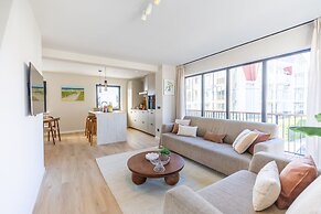 Modern Family Apartment With Balcony and Parking