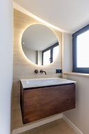 Modern Family Apartment With Balcony and Parking