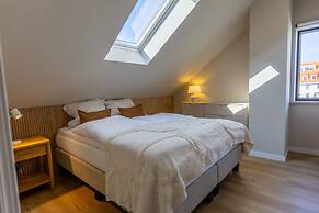 Modern Family Apartment With Balcony and Parking