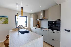 Modern Family Apartment With Balcony and Parking