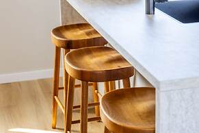 Modern Family Apartment With Balcony and Parking