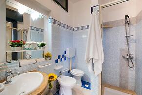 Apartment Tritone in Luxury Villa With Shared Pool