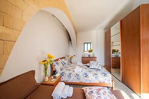 Apartment Tritone in Luxury Villa With Shared Pool