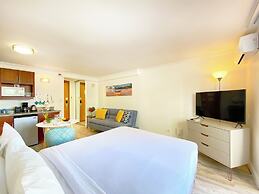 Bamboo Hotel with Pool Access