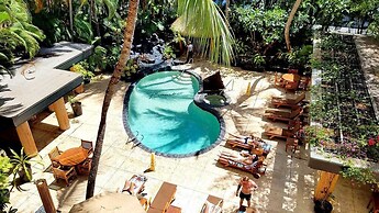 Bamboo Hotel with Pool Access