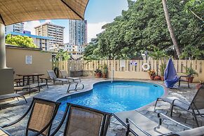 Cozy Studios at Aloha Surf Close to Waikiki Beach