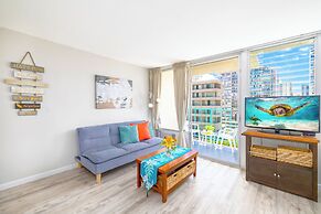 Cozy Studios at Aloha Surf Close to Waikiki Beach