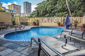 Cozy Studios at Aloha Surf Close to Waikiki Beach