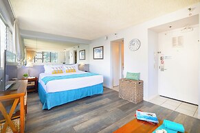 Cozy Studios at Aloha Surf Close to Waikiki Beach