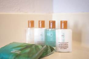 Cozy Studios at Aloha Surf Close to Waikiki Beach