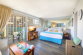 Cozy Studios at Aloha Surf Close to Waikiki Beach