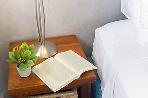 Cozy Studios at Aloha Surf Close to Waikiki Beach