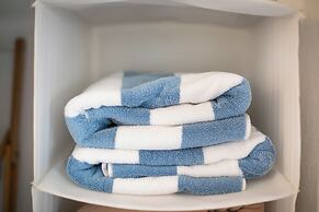 Cozy Studios at Aloha Surf Close to Waikiki Beach