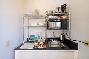 Cozy Studios at Aloha Surf Close to Waikiki Beach