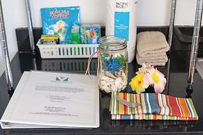 Cozy Studios at Aloha Surf Close to Waikiki Beach