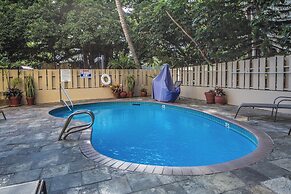 Cozy Studios at Aloha Surf Close to Waikiki Beach