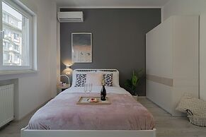 HOLT's Exclusive Flats Near Cismigiu