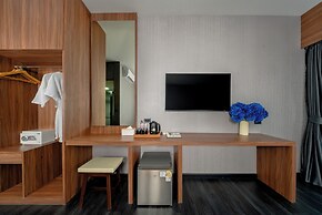 HAPPY HOTEL