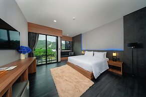 HAPPY HOTEL