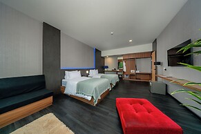 HAPPY HOTEL