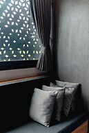 HAPPY HOTEL