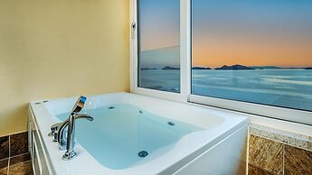 Yeosu Stay Raonpine Spa Pension