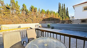 La Magenta Apartments