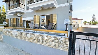 La Magenta Apartments