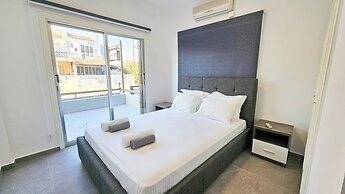 La Magenta Apartments