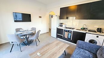 La Magenta Apartments