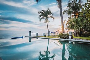 3 BR luxury beachfront with private pool