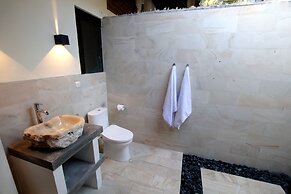 3 BR luxury beachfront with private pool