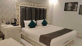 Raya Resorts
