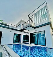 Happy pool villa