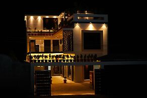 Sun Rays Inn