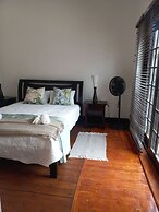 Jakes's Place Modern Comfortable & Sunny 3-bedroom House in Kensington