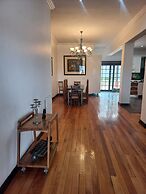 Jakes's Place Modern Comfortable & Sunny 3-bedroom House in Kensington