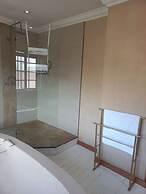 Jakes's Place Modern Comfortable & Sunny 3-bedroom House in Kensington